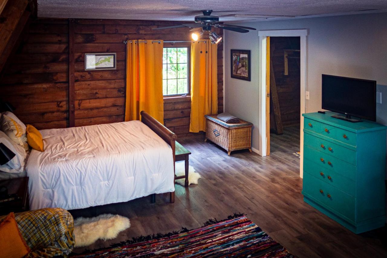 Hikers Haven, A Cozy Cabin Loft Above Bashakill Wildlife Refuge Villa Wurtsboro Екстериор снимка